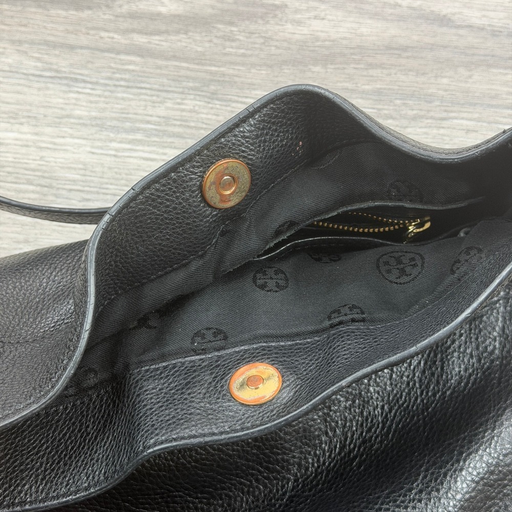 Tory Burch McGraw Black Pebbled Leather Crossbody Swingpack Bag Gold Hardware*** - Picture 10 of 14